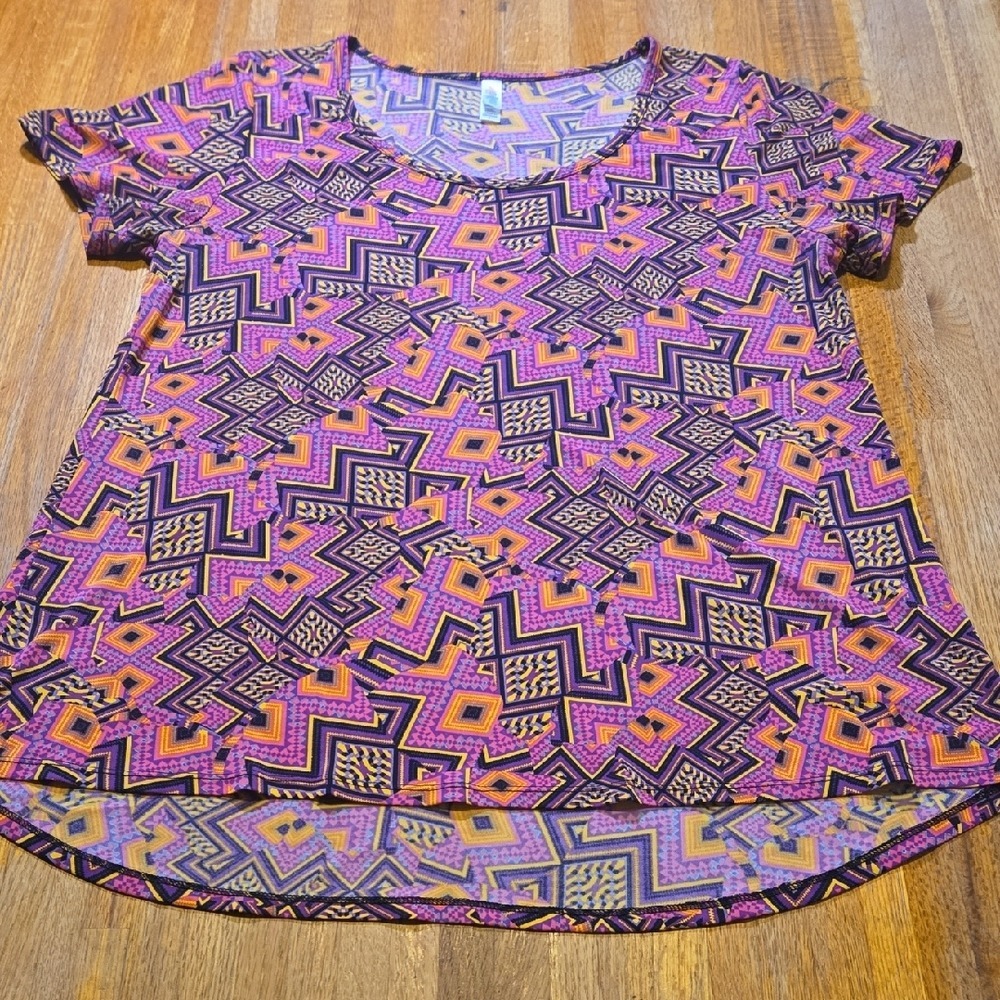 LuLaRoe Women Large Classic T Purple Pink Orange Yellowโ Geometric Shirt